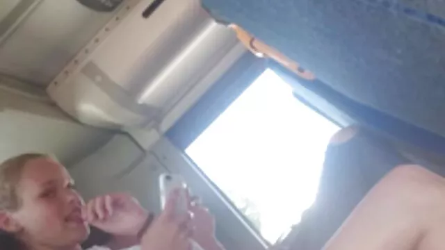 Gina Valentina làm cho các cô gái chồng cô làm sex vung trom nhat ban cho cô quan sát