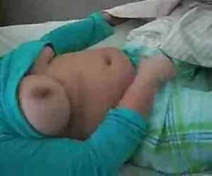 Một dày xnxx nhat ban moi nhat thổi trên bảng trước máy quay-video copro